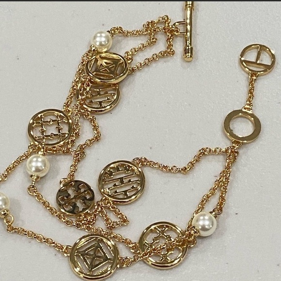Tory Burch triple strand pearl logo bracelet - Picture 7 of 8